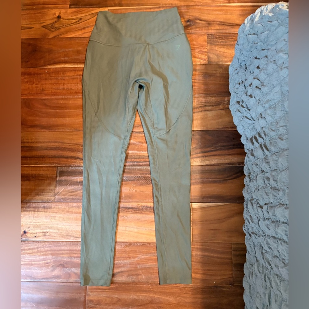 Gymshark Ribbed Seamless High-Waisted Leggings – Olive Green – Size‎ M (0481)